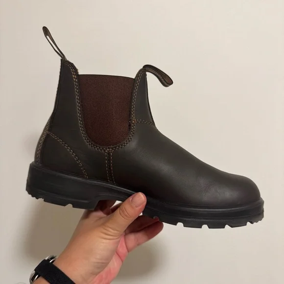 Blundstone Women’s 550 Chelsea Boots - Picture 2 of 15